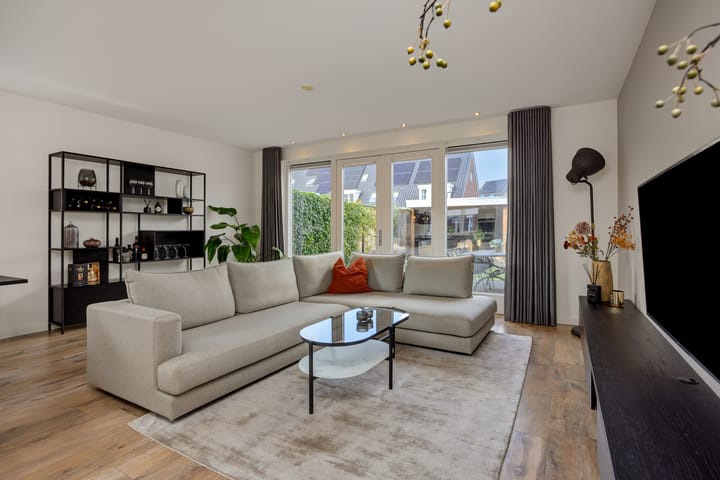 Photo 11 of Peelven 8-A