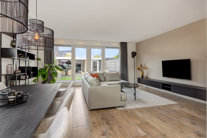 Photo 13 of Peelven 8-A