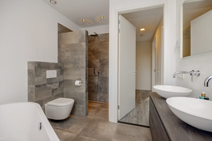 Photo 23 of Peelven 8-A