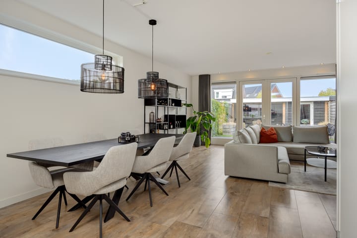 Photo 2 of Peelven 8-A