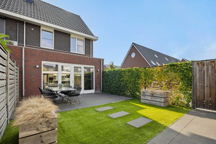 Photo 32 of Peelven 8-A