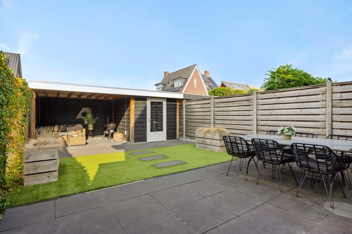 Photo 35 of Peelven 8-A