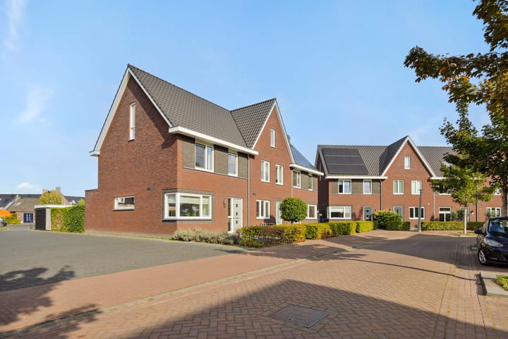 Photo 40 of Peelven 8-A