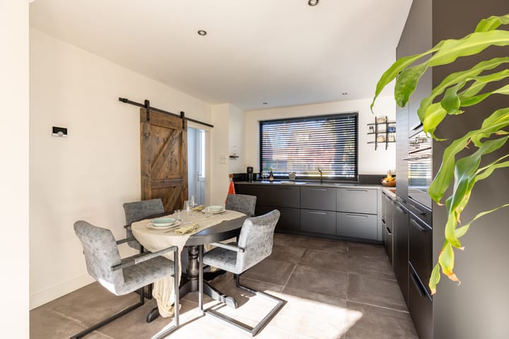 Foto 11 van Julianalaan 161