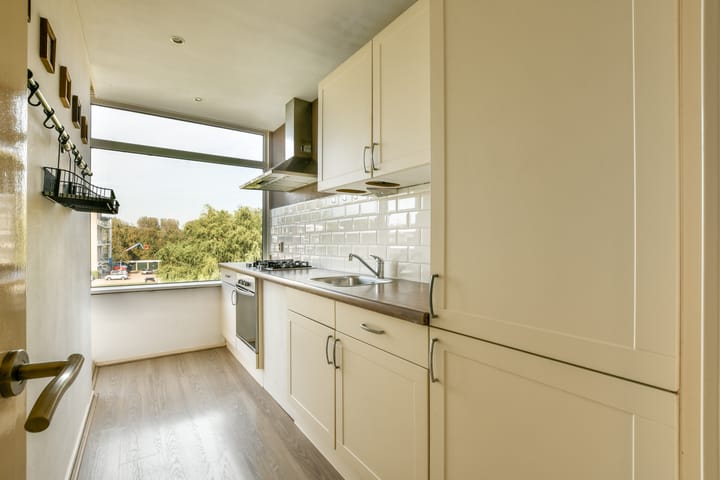 Photo 12 of Zeemanstraat 78