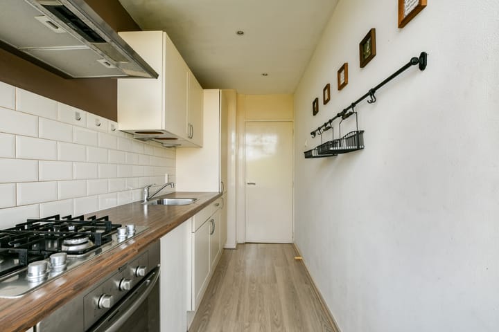 Photo 13 of Zeemanstraat 78