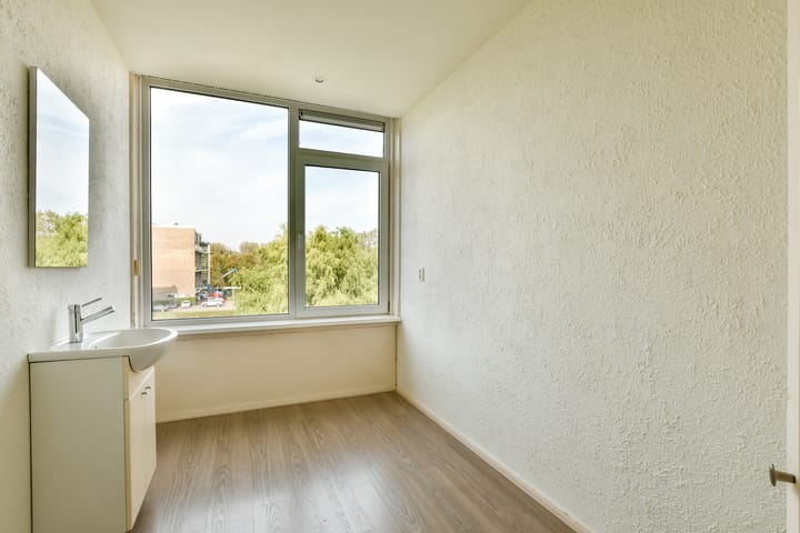 Photo 22 of Zeemanstraat 78