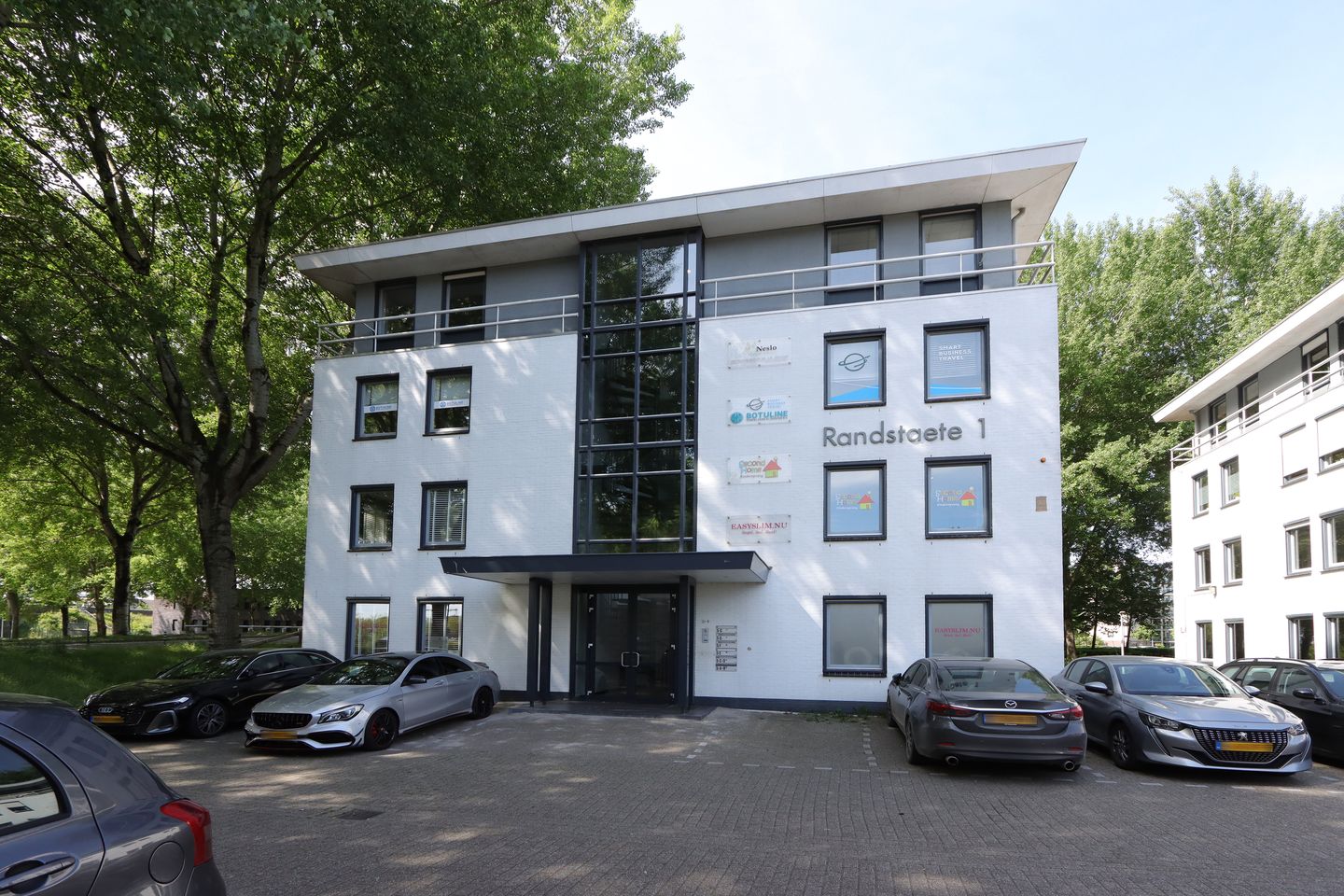 View photo 1 of Randstad 21 5-F