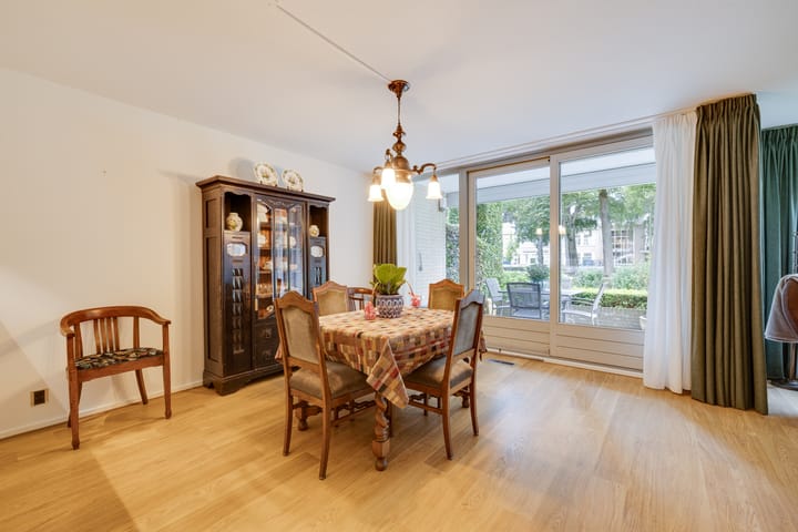 Foto 9 van Loolaan 352