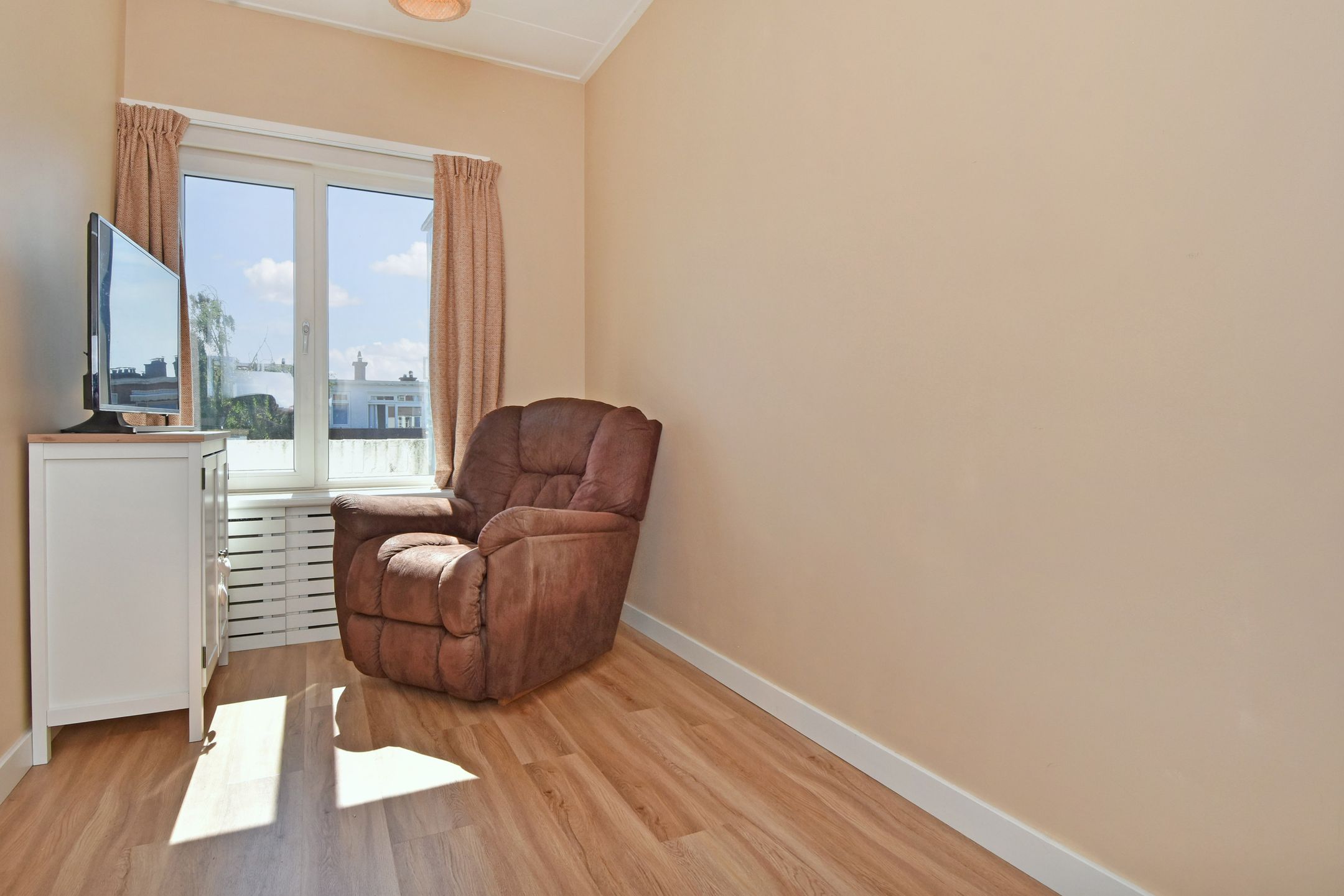 Foto 18 van Perenstraat 76