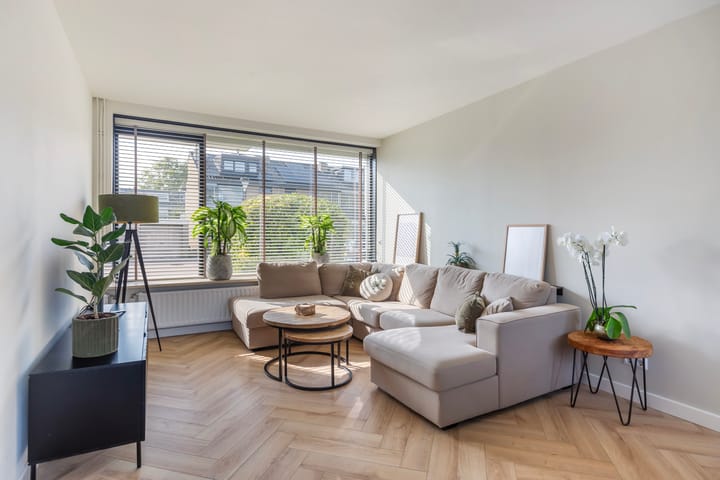 Photo 1 of Van der Helstplein 14