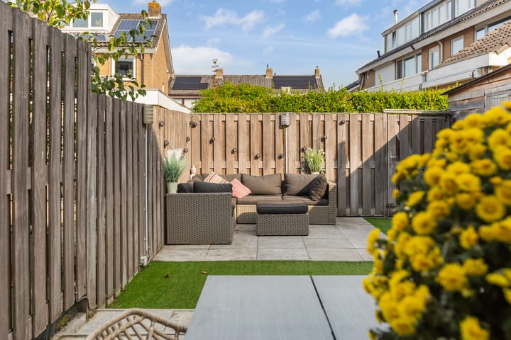 Photo 22 of Van der Helstplein 14