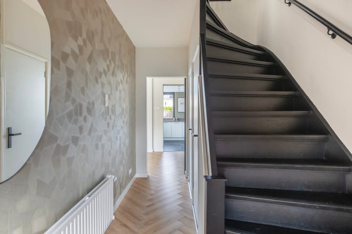 Photo 8 of Van der Helstplein 14