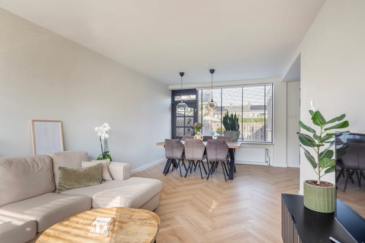 Photo 13 of Van der Helstplein 14