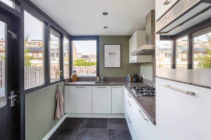 Photo 17 of Van der Helstplein 14