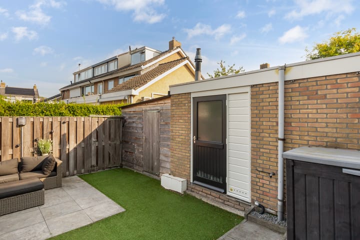 Photo 24 of Van der Helstplein 14