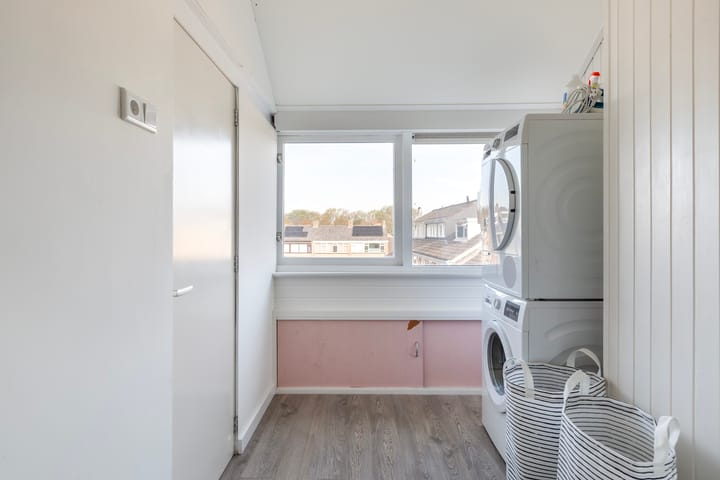 Photo 40 of Van der Helstplein 14