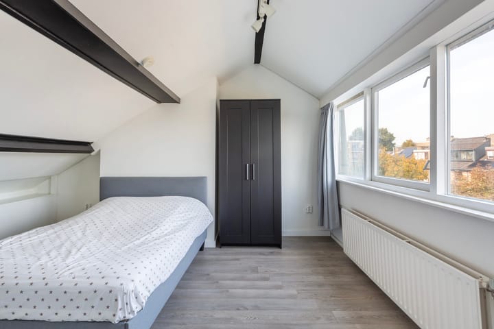 Photo 41 of Van der Helstplein 14