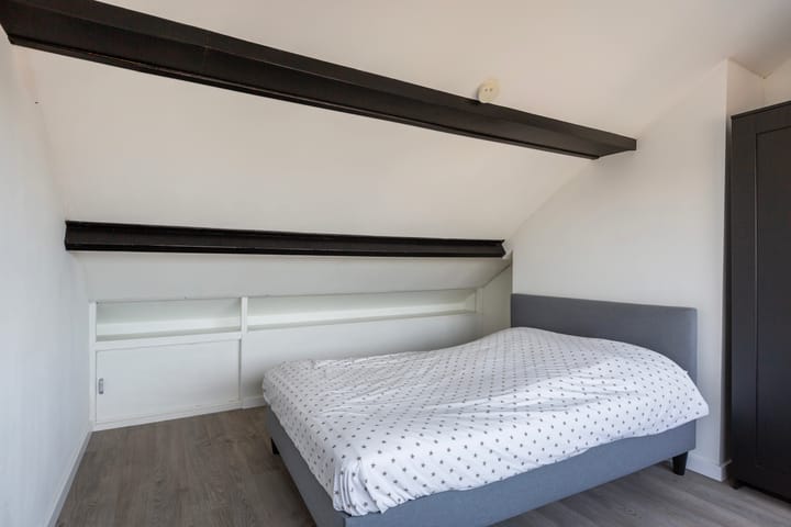 Photo 42 of Van der Helstplein 14