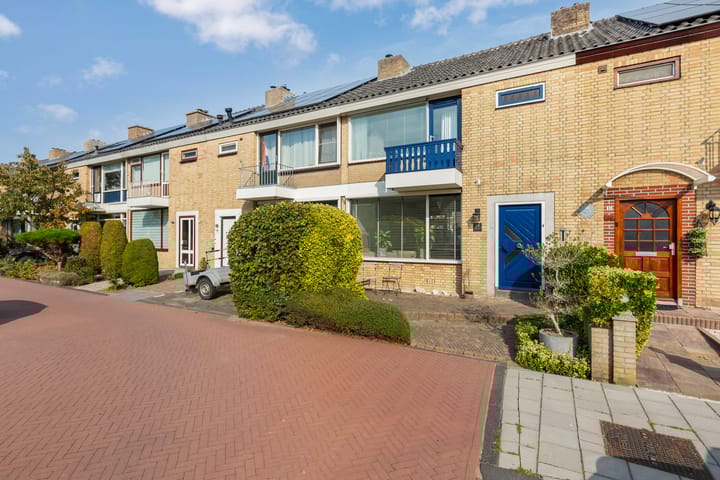 Photo 47 of Van der Helstplein 14