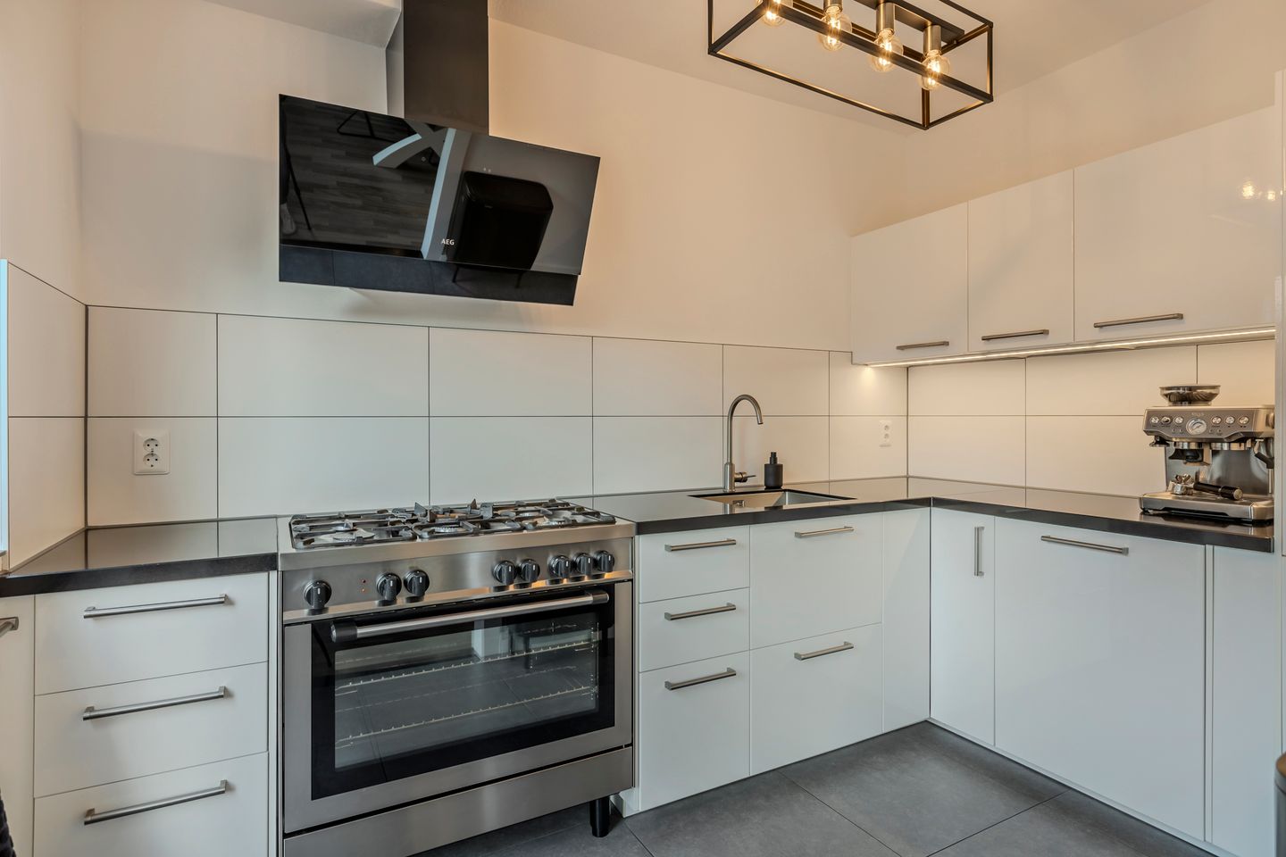 Foto 10 van Erasmuslaan 6