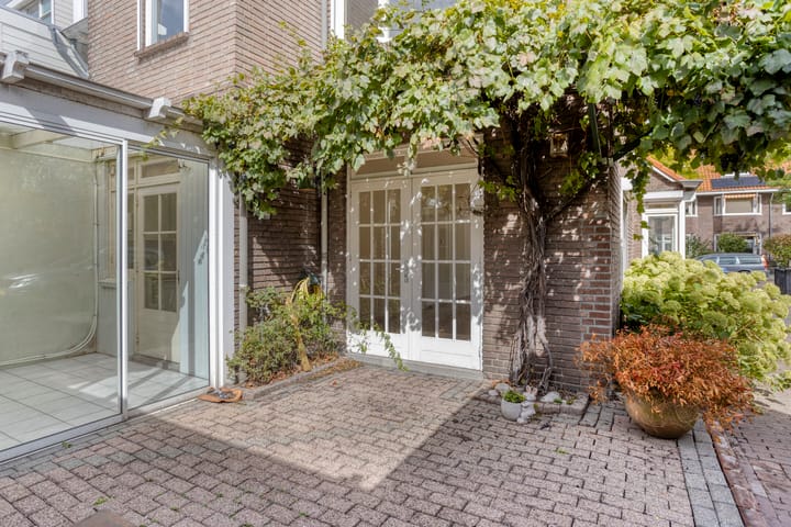 Photo 11 of Frederik Hendriklaan 59