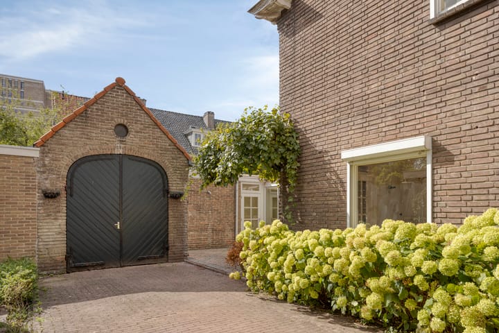 Photo 12 of Frederik Hendriklaan 59