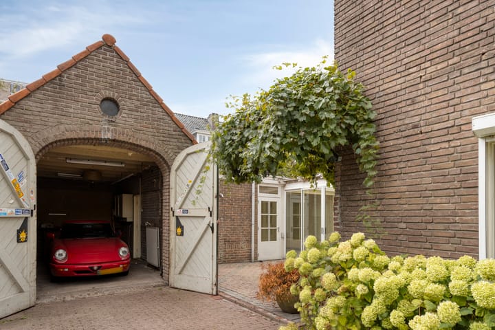 Photo 13 of Frederik Hendriklaan 59