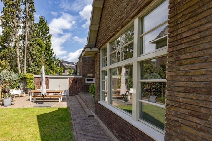 Photo 46 of Loeffplein 2