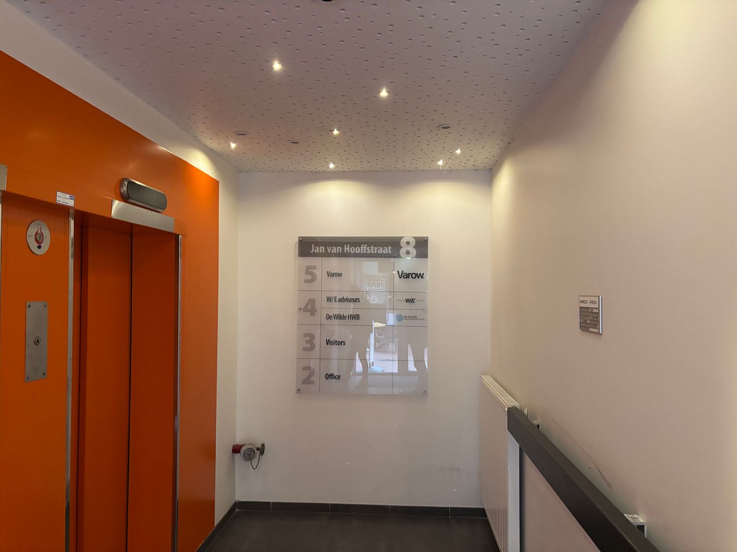 View photo 5 of Jan van Hooffstraat 8-C