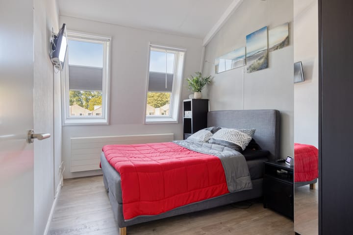 Foto 3 van Korund 80