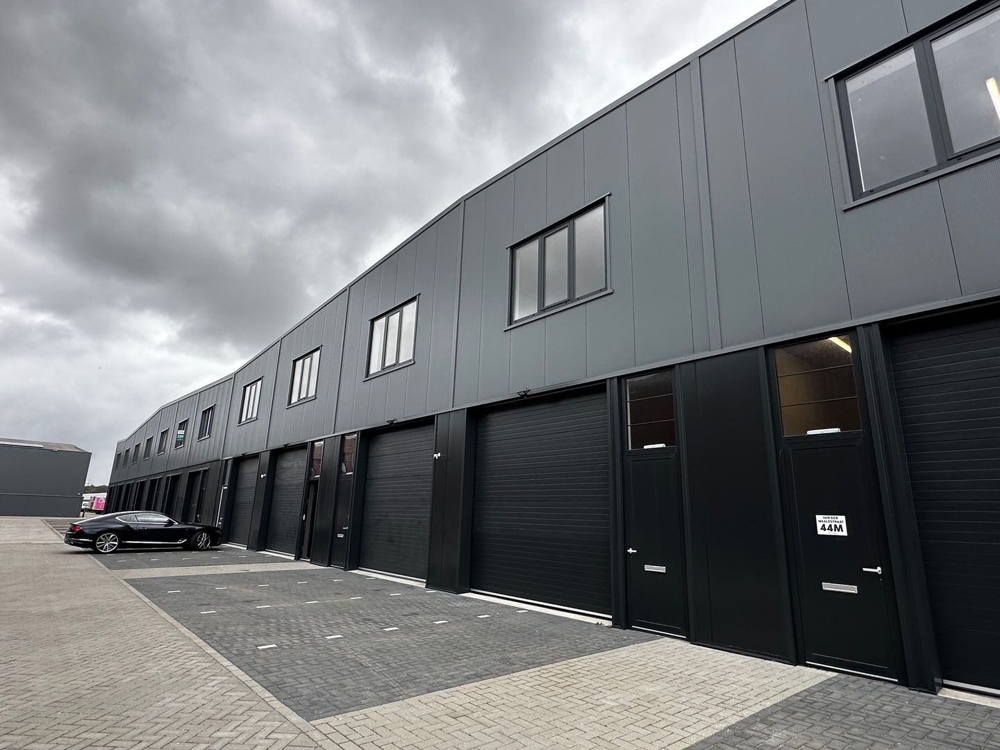 Bekijk foto 2 van Van der Waalsstraat 44-L