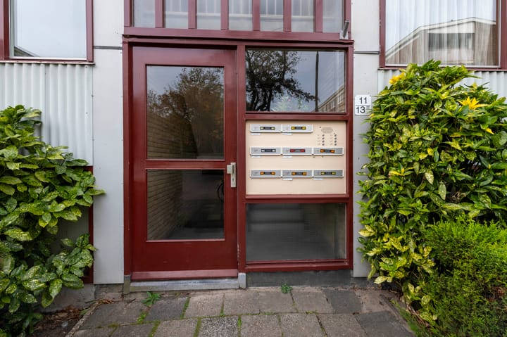 Foto 29 van Van der Lelijstraat 11-III