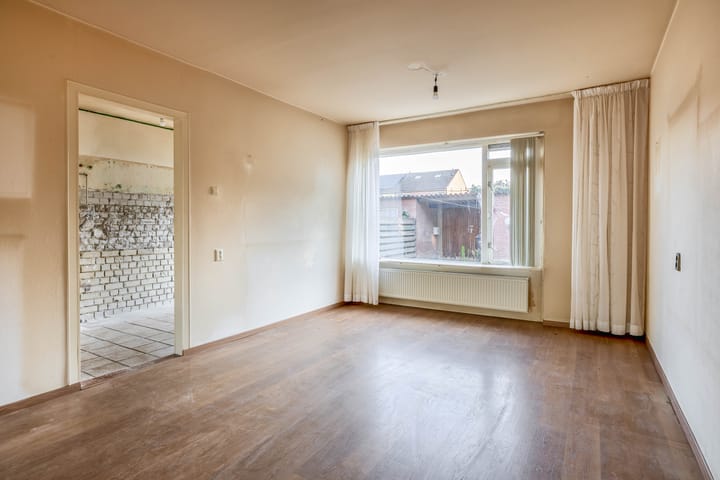 Photo 3 of Malvert 7376