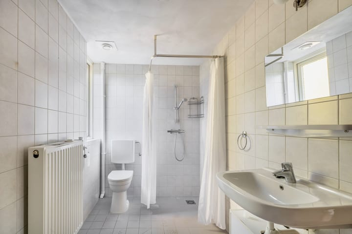 Photo 19 of Malvert 7376