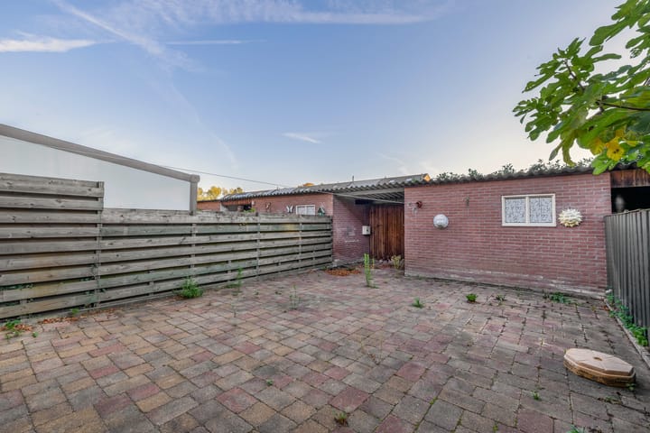 Photo 23 of Malvert 7376