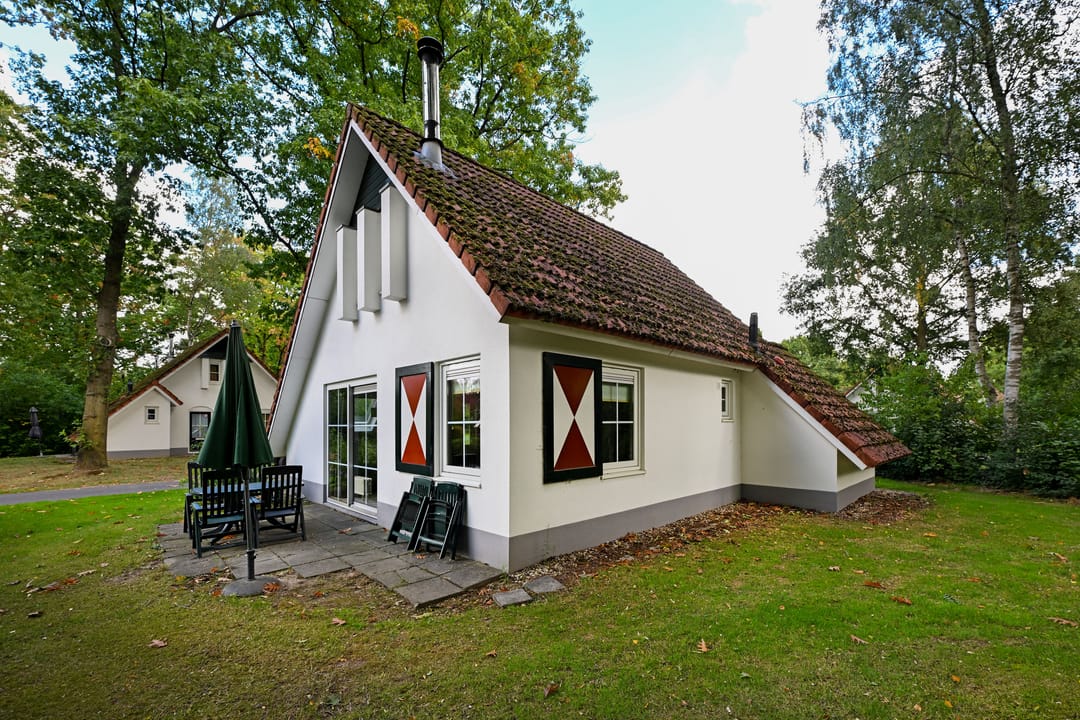 Foto 2 van Zwembadweg 1-058