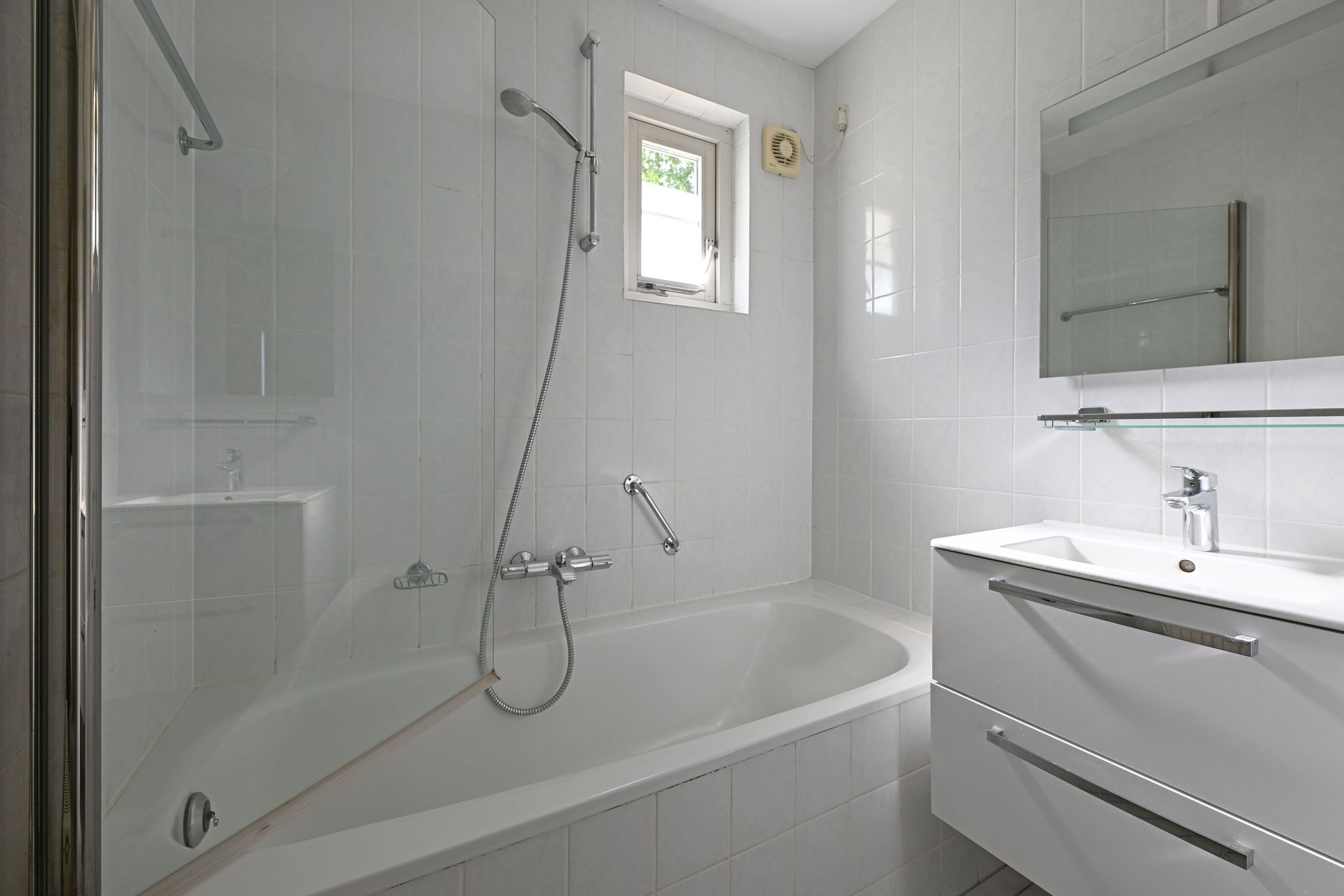 Foto 12 van Zwembadweg 1-058