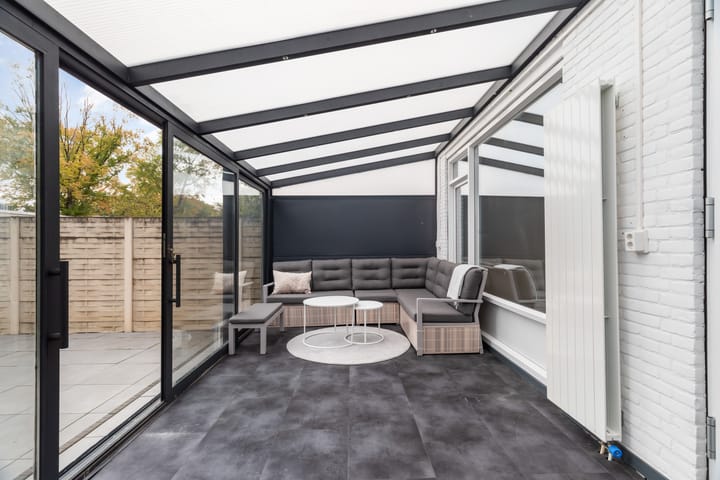 Photo 3 of Van Bosseplantsoen 8