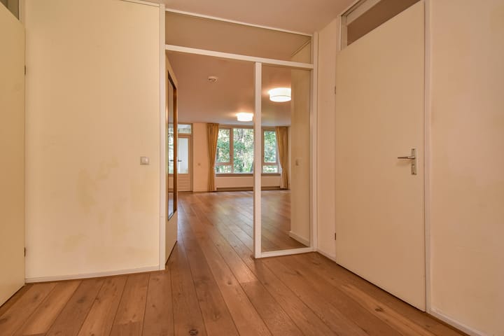 Foto 9 van Floris Arntzeniusplein 103