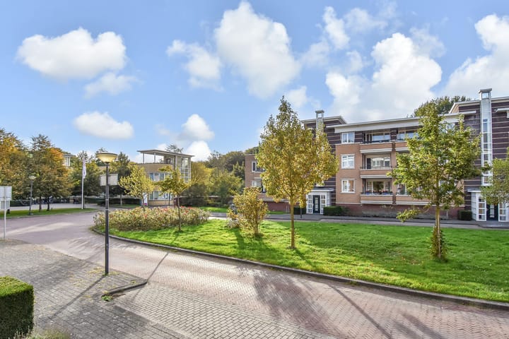 Foto 15 van Floris Arntzeniusplein 103