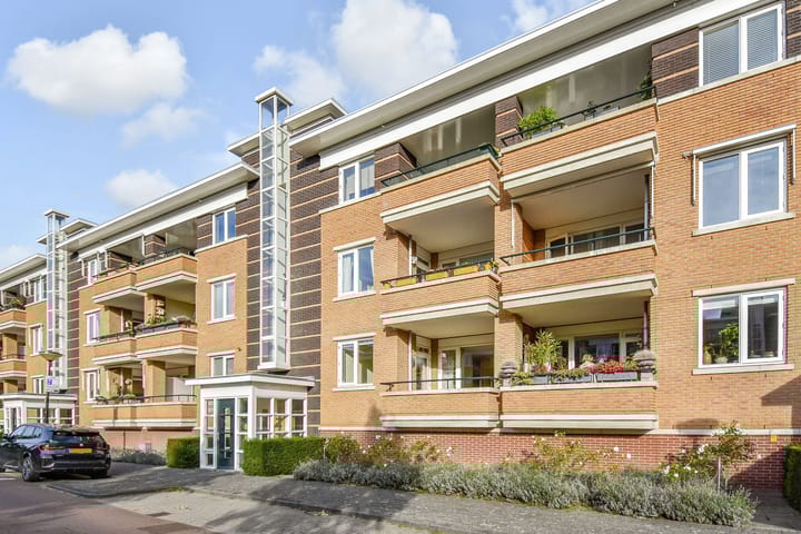 Foto 22 van Floris Arntzeniusplein 103