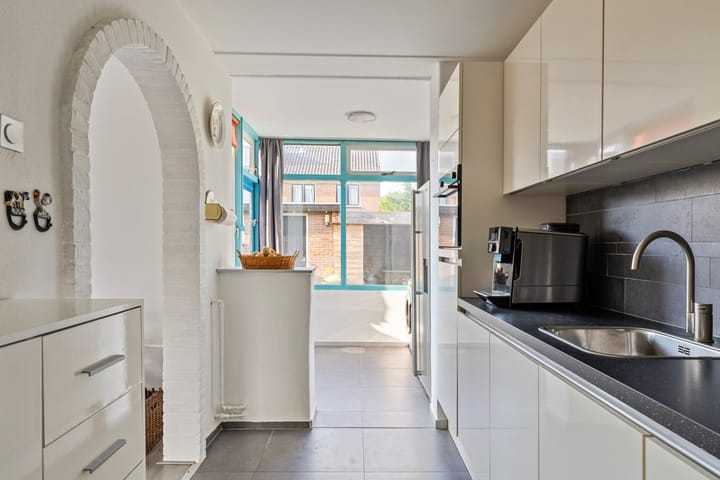 Foto 12 van Florastraat 25