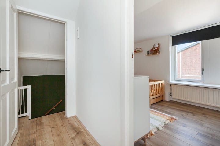 Photo 19 of Oranjestraat 34