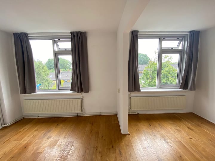 Foto 25 van W.H. van Leeuwenlaan 136