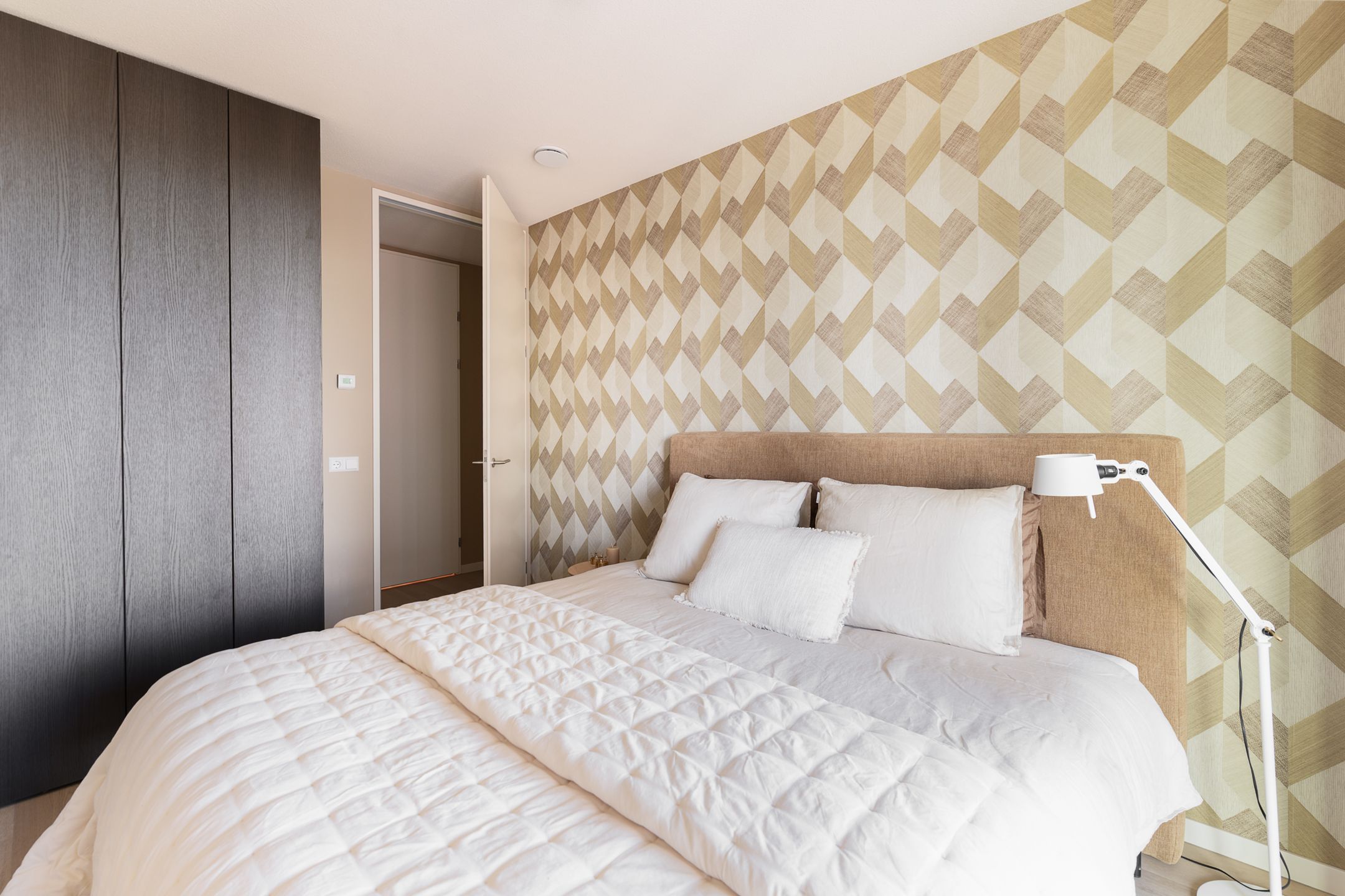 Foto 12 van Hogehilweg 12-B84