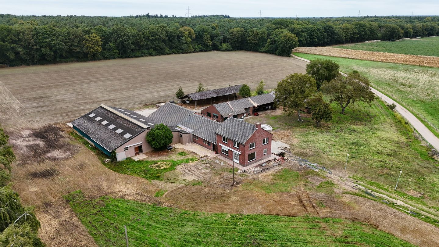 View photo 1 of Breukelderveestraat 27