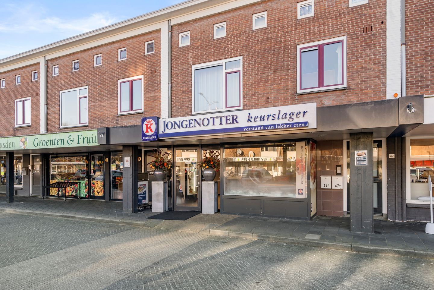 View photo 2 of Rozenplein 45