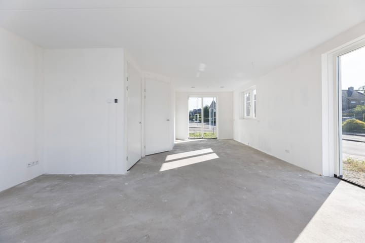 Photo 11 of Hortensiastraat 10