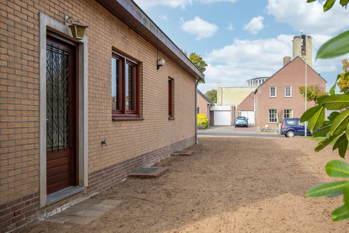 Photo 32 of Brantstraat 7